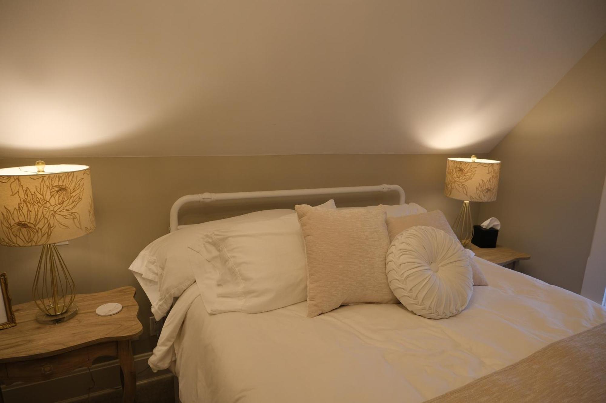 Mon Bijou Hotel Oconomowoc ภายนอก รูปภาพ