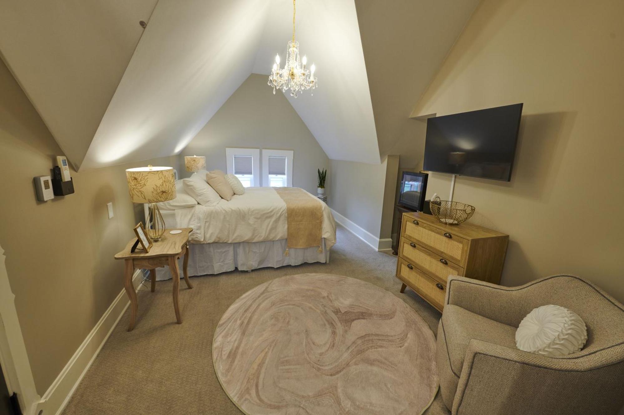 Mon Bijou Hotel Oconomowoc ภายนอก รูปภาพ